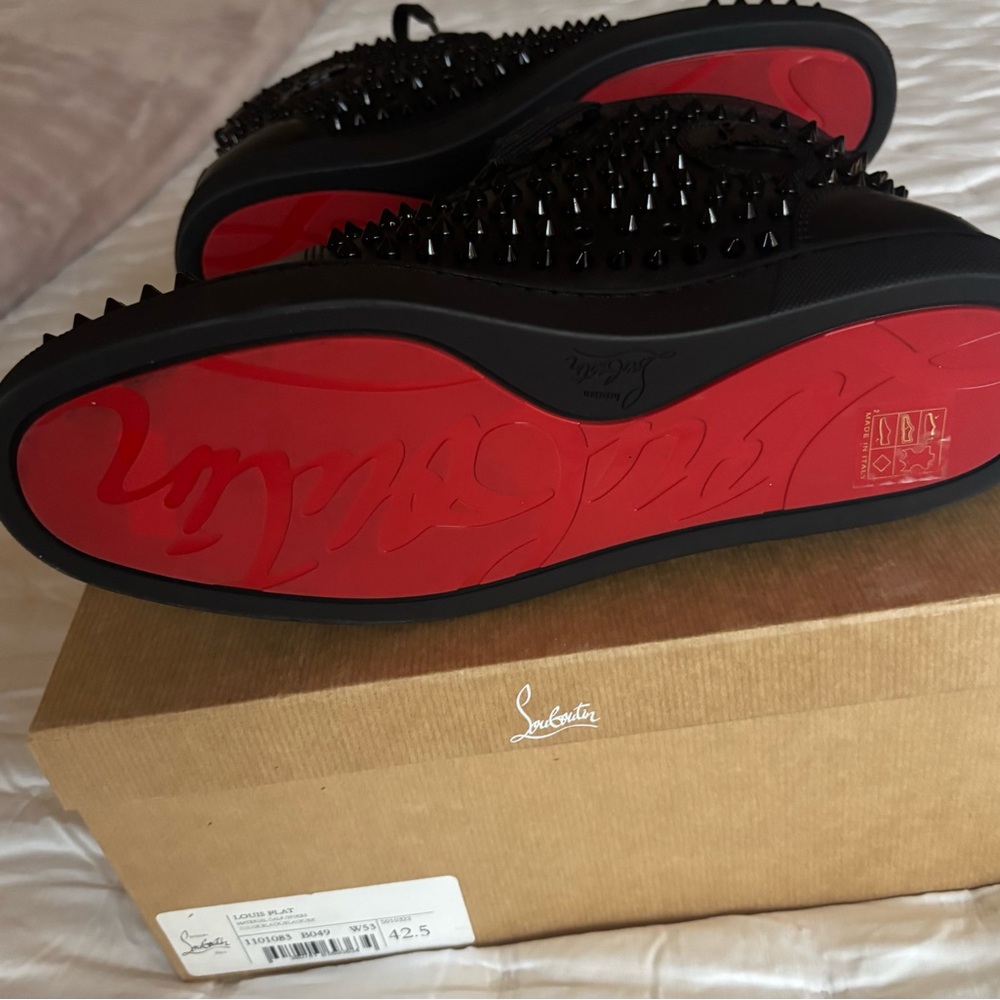 Louis Spikes
Christian Louboutin Men's Calf Leather Louis Spikes Sneakers - Picture 7 of 16